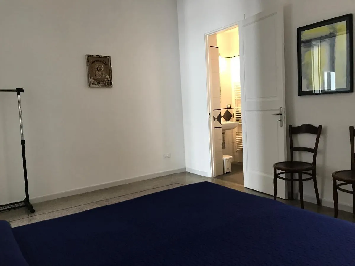 B&B Candido Lecce 0*,  Italie